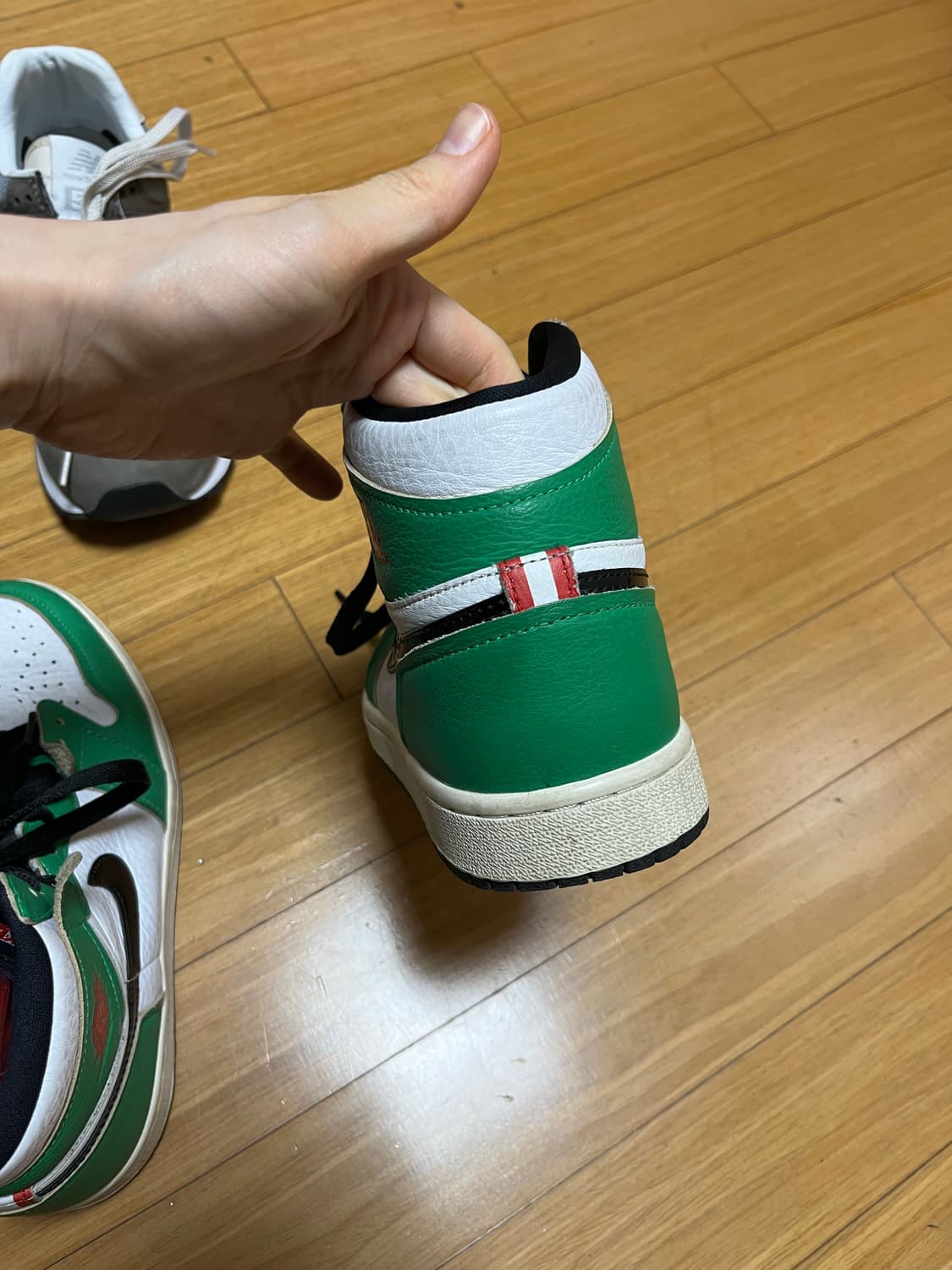 조던1 하이 럭키그린 우먼즈 245 상품이미지8