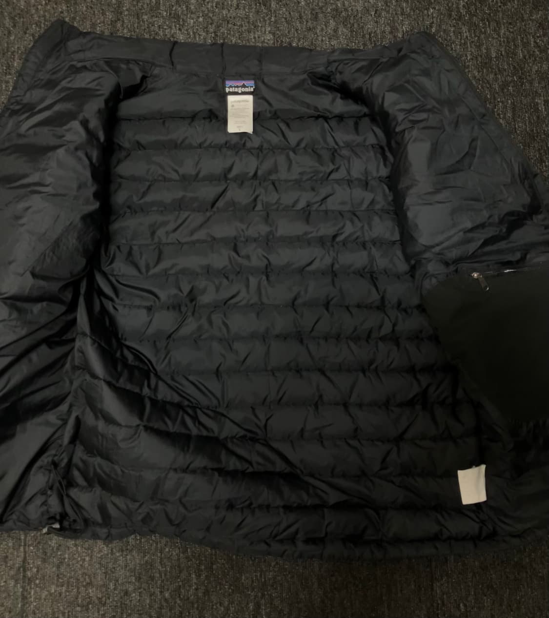 파타고니아 다운스웨터 패딩 블랙 상품이미지5