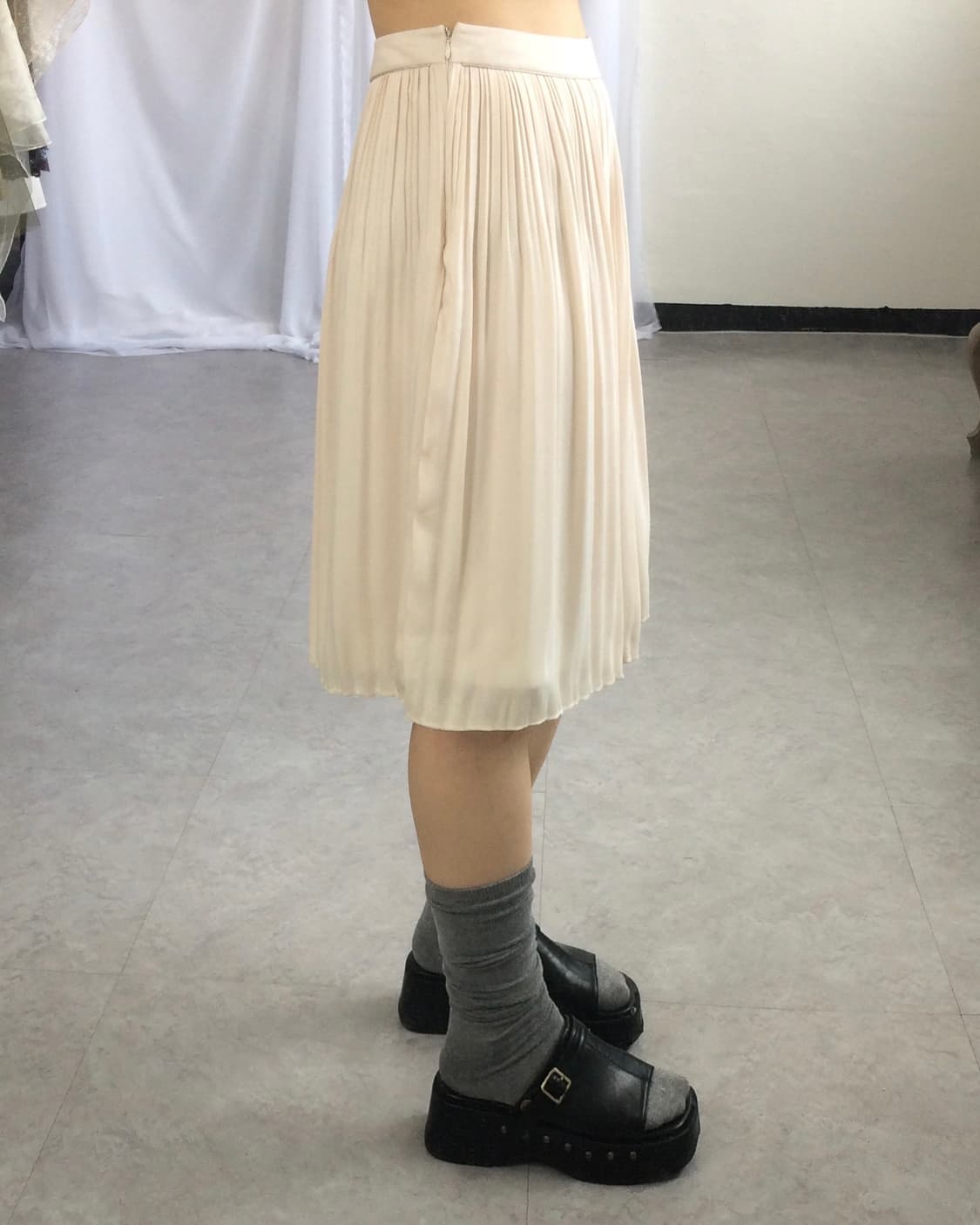 Pleats midi skirt 상품이미지5