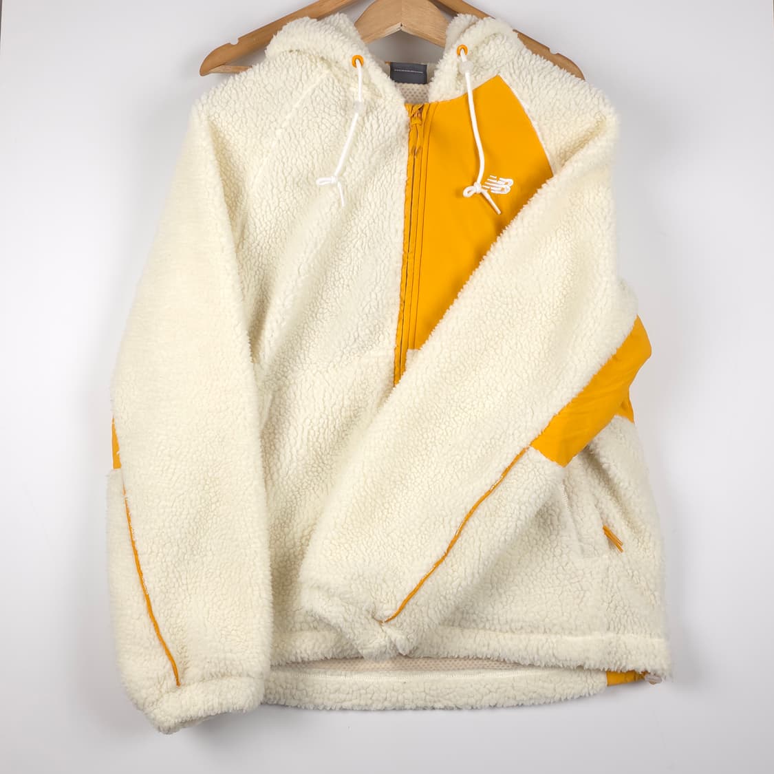 뉴발란스 플리스 집업 화이트/베이지 오렌지 (M) 상품이미지1