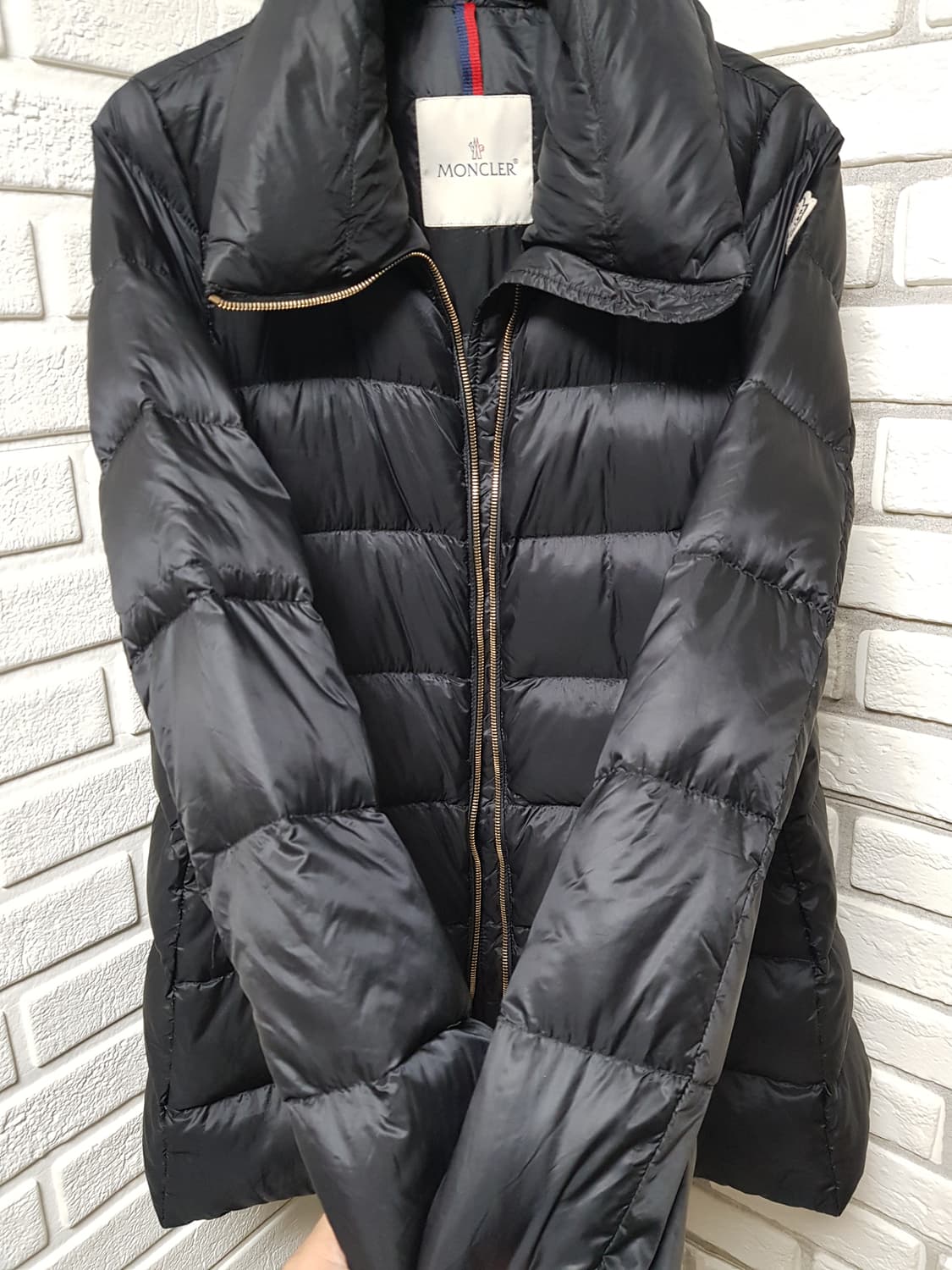 [55~66/정품] 몽클레어 토르신 여성패딩 블랙 상품이미지2