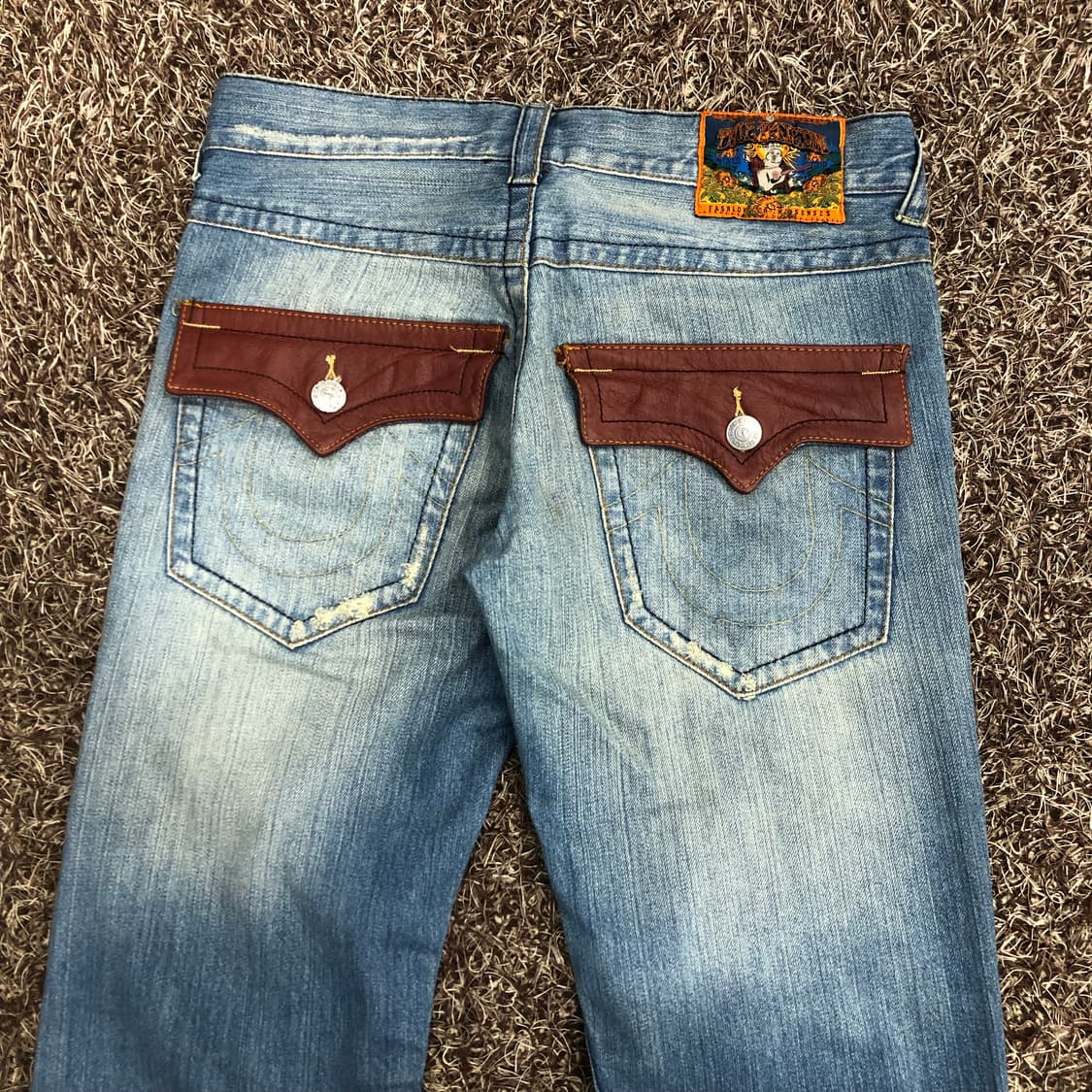 트루릴리전 월드투어 레더 포켓 플레어 부츠컷 데님 팬츠 상품이미지3