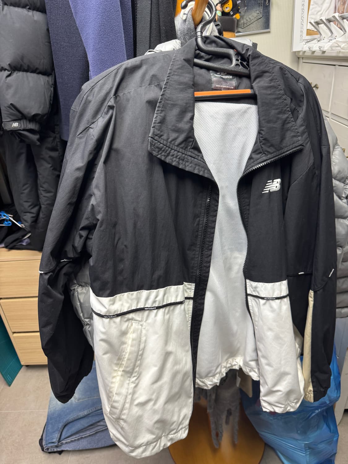 뉴발란스 바람막이 상품이미지1