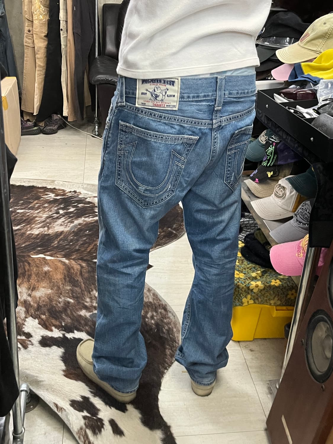 TRUE RELIGION STRAIGHT FIT DENIM 상품이미지1