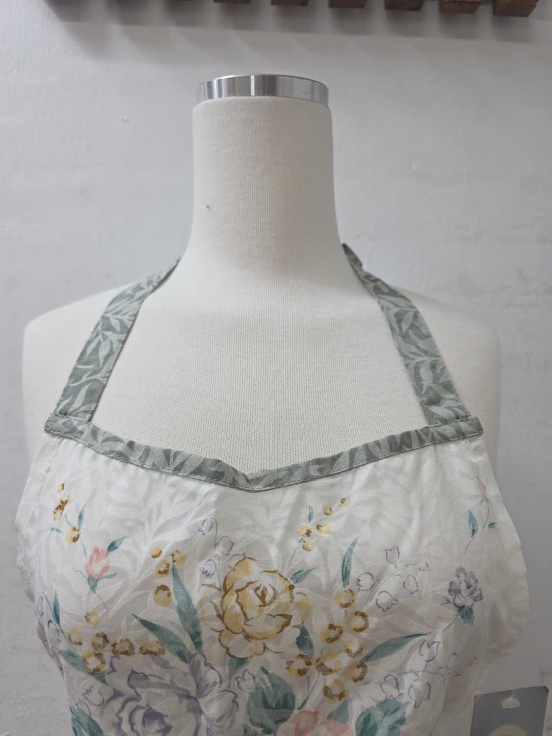 크리스찬디올 플로럴에이프런 상품이미지2