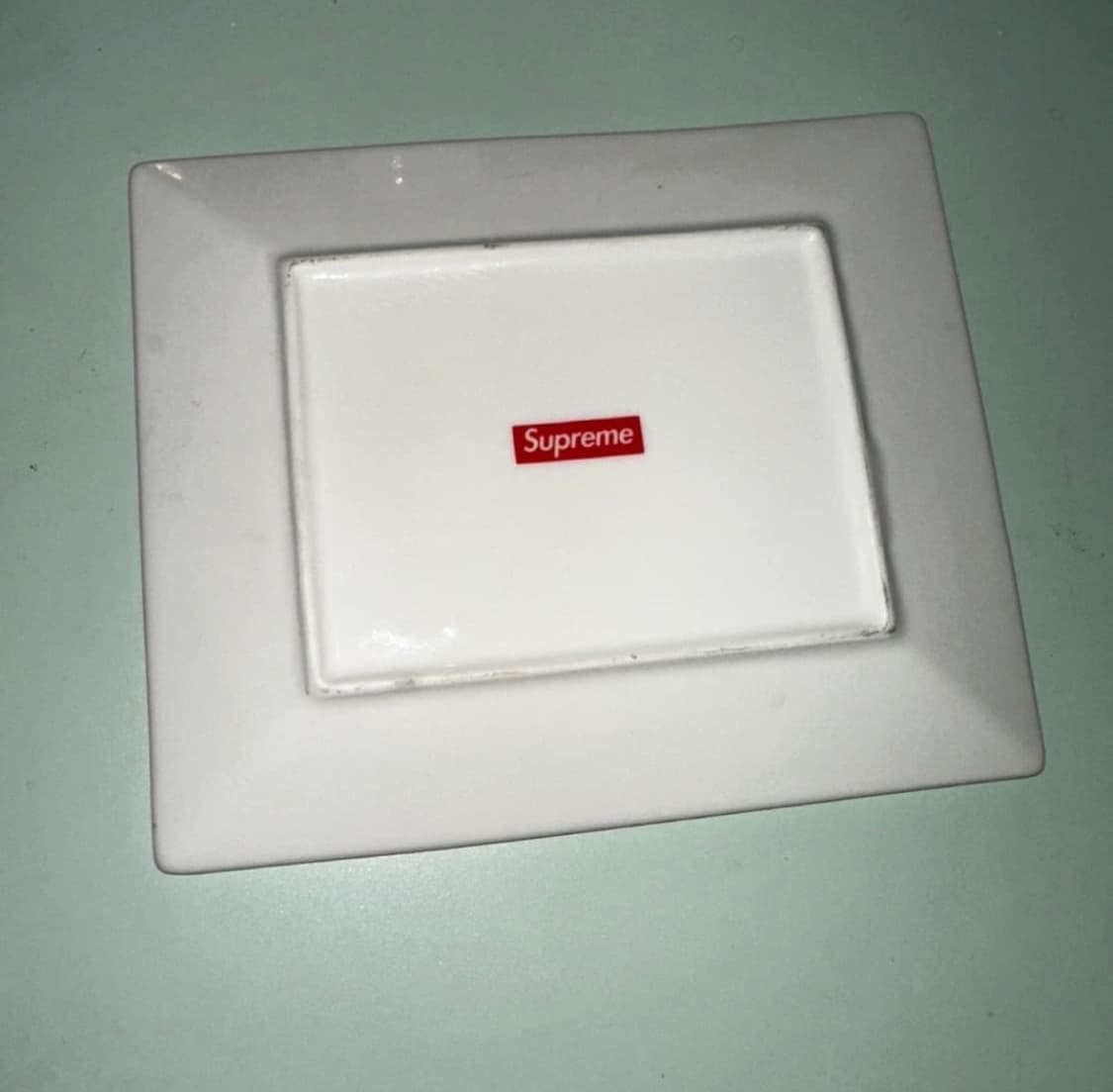 Supreme x Lady Pink Ceramic Tray 상품이미지2