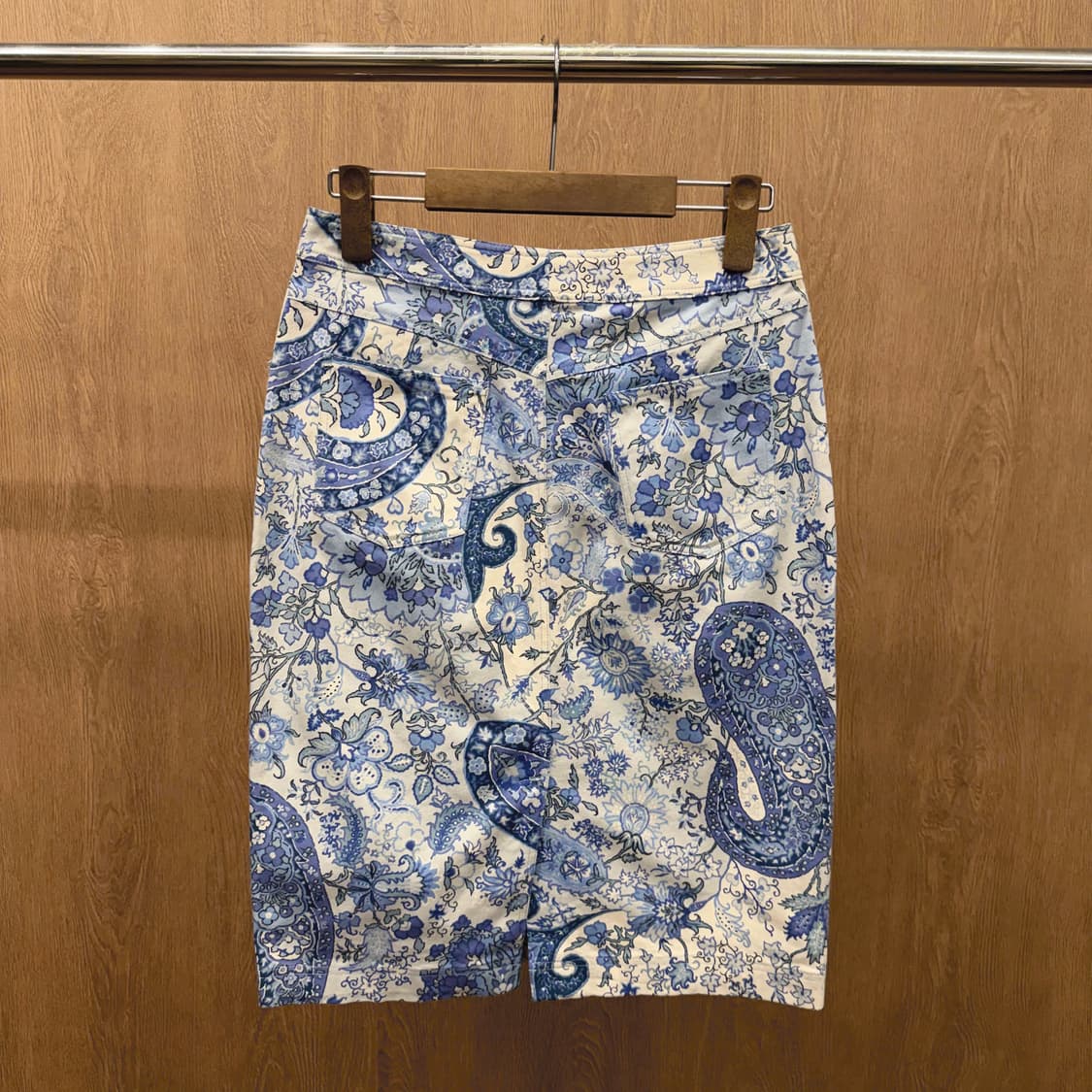 에트로 코튼 미디 스커트 페이즐리 패턴 백 슬릿 디테일 H라인 블루 상품이미지3