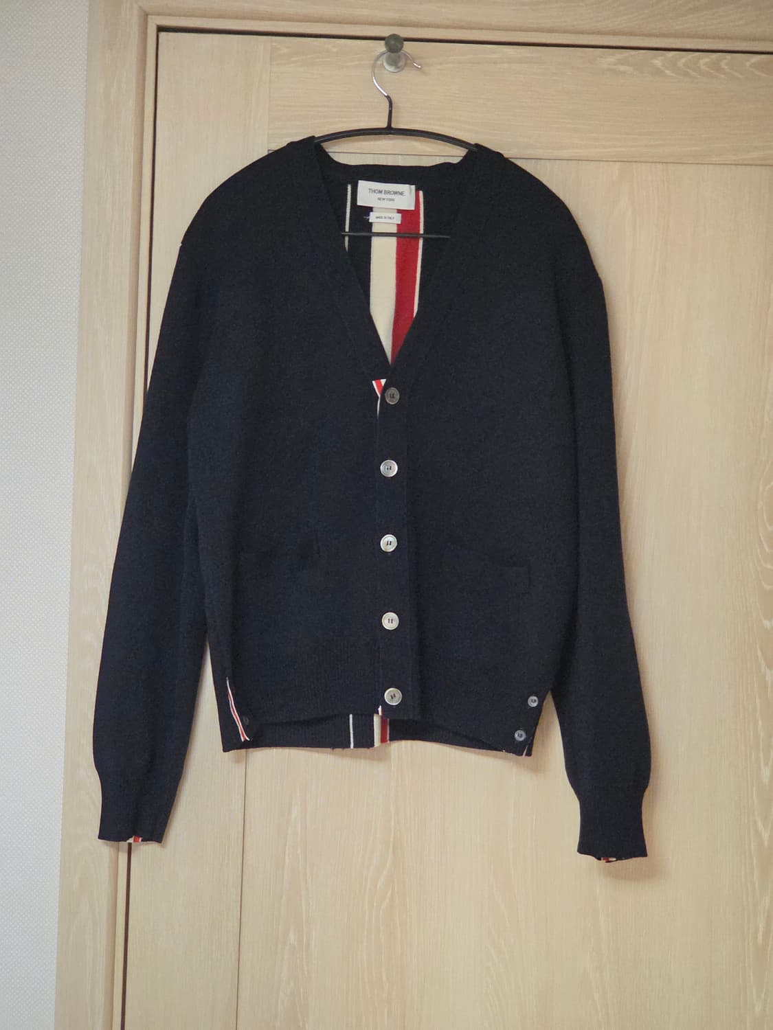[새상품급/3] 톰브라운 백삼선 밀라노스티치 가디건 상품이미지1