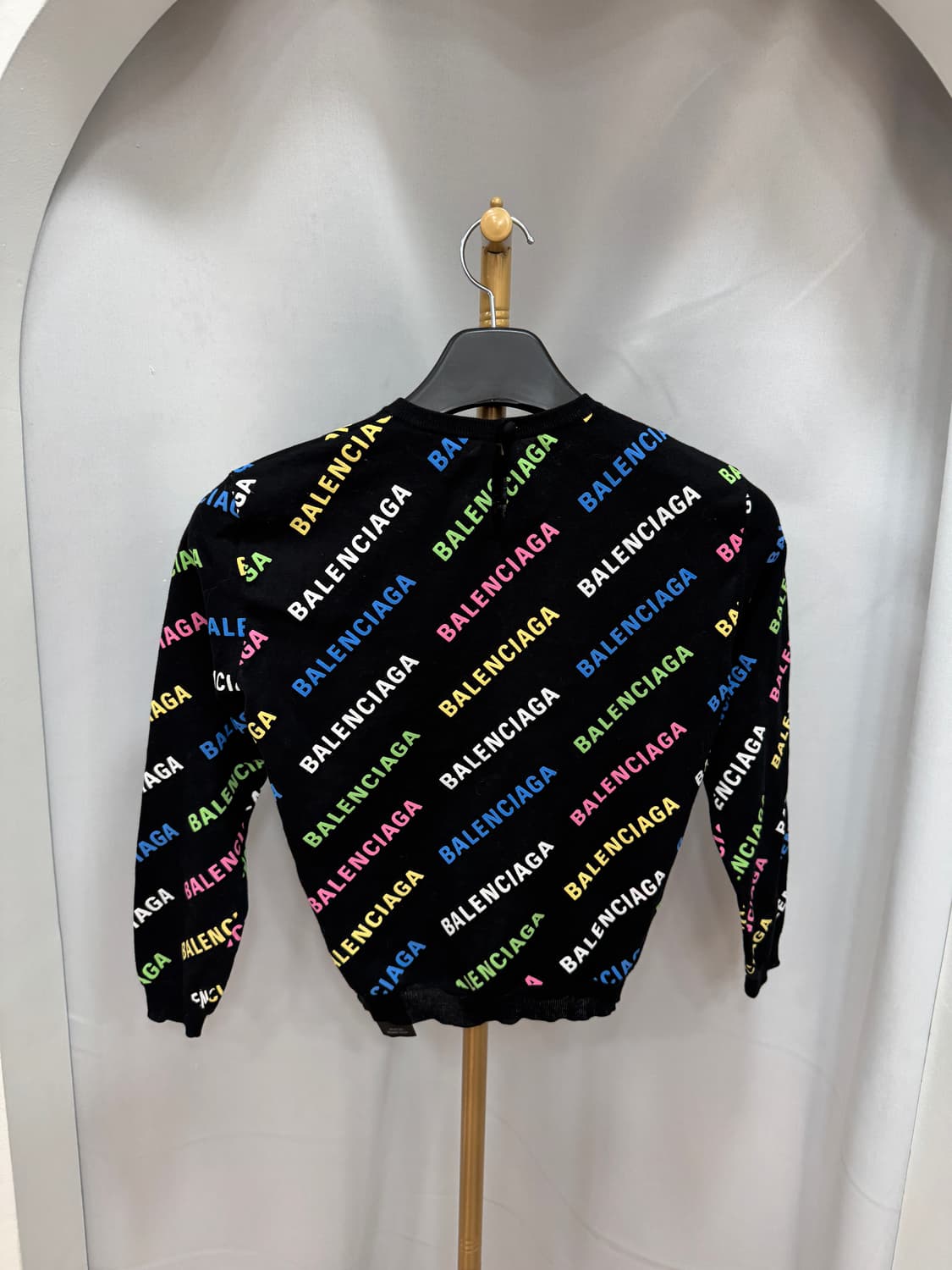 백화점판 발렌시아가 멀티컬러 로고 니트 S  상품이미지2