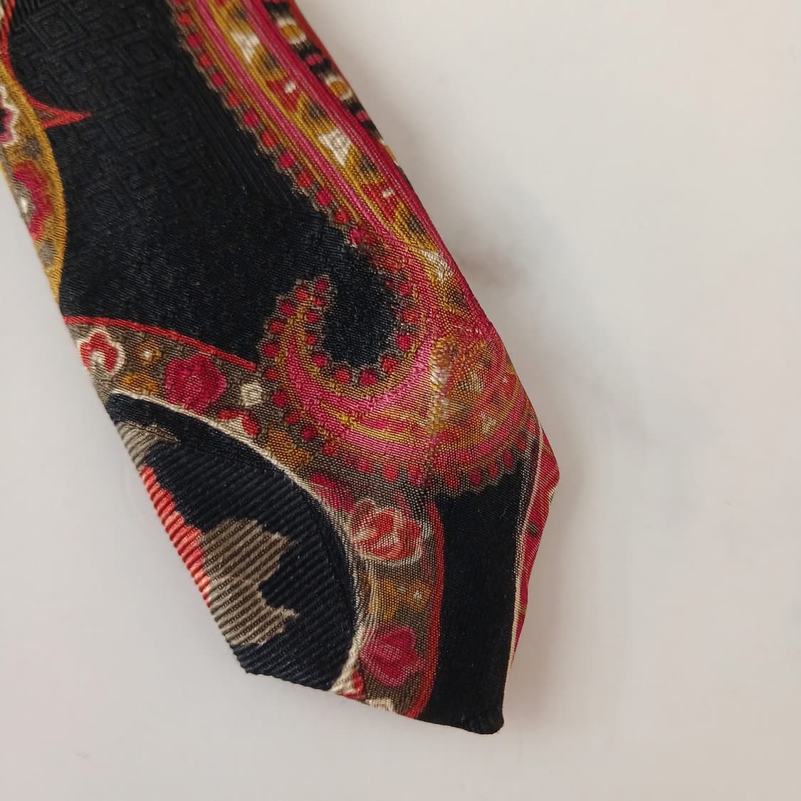 닥스 실크 페이즐리&플라워 자카드 넥타이 9.4cm A등급 A19230
 상품이미지7