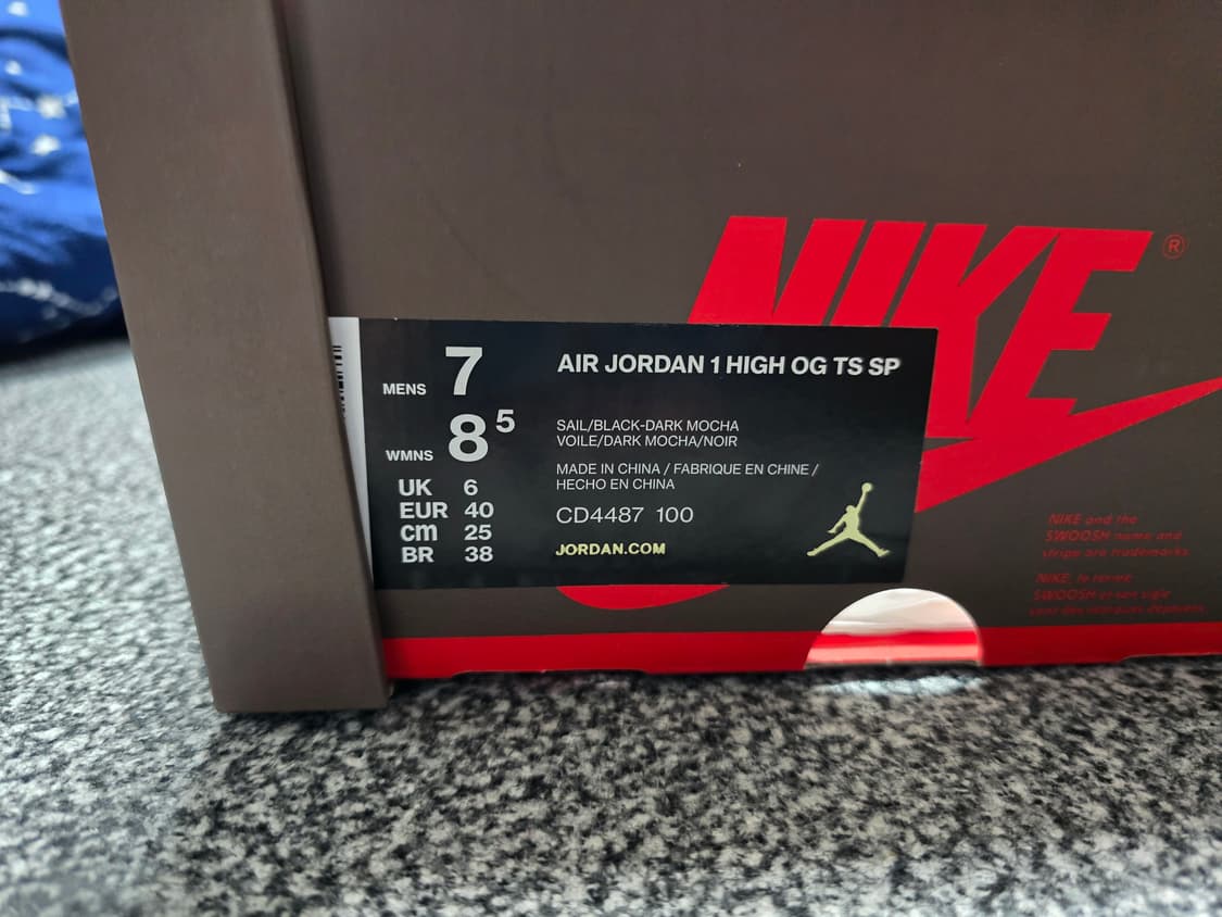 [250] 조던 1 트래비스 스캇 레트로 하이 OG SP 모카 상품이미지9