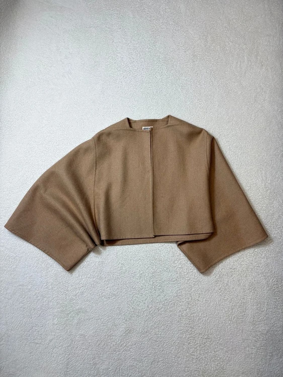 로로피아나 캐시미어 케이프 크롭 자켓 pn6164 상품이미지1