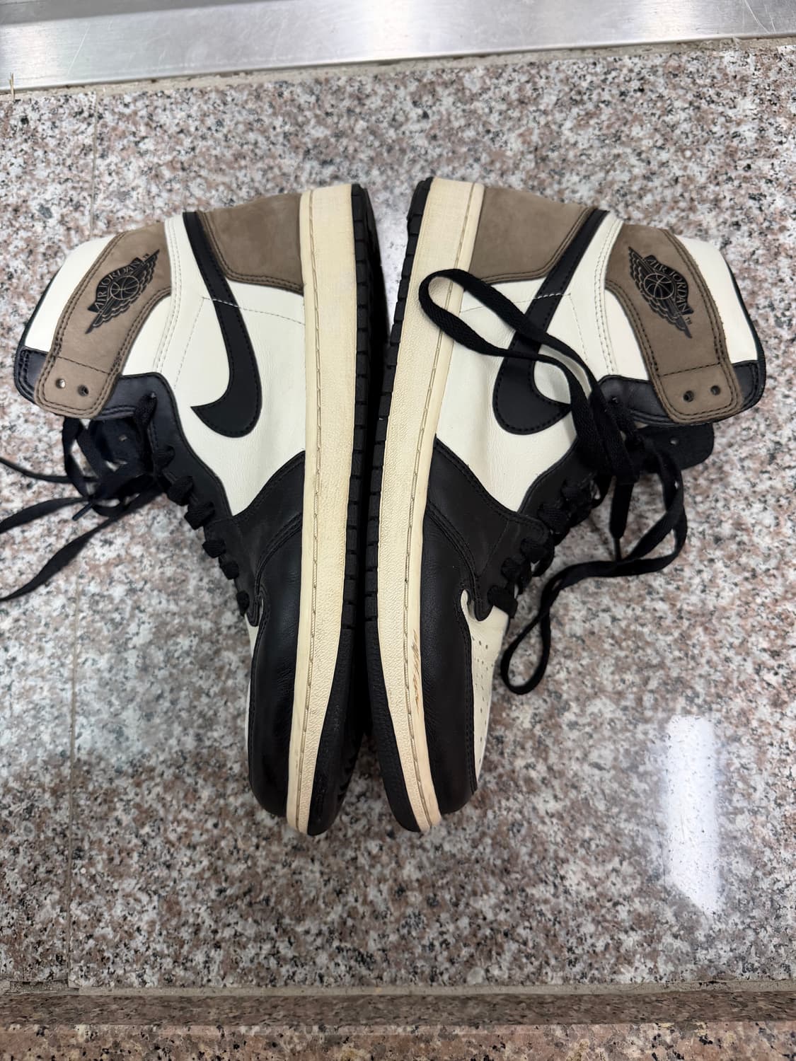 조던1 레트로 하이 OG 블랙 모카 290 상품이미지1