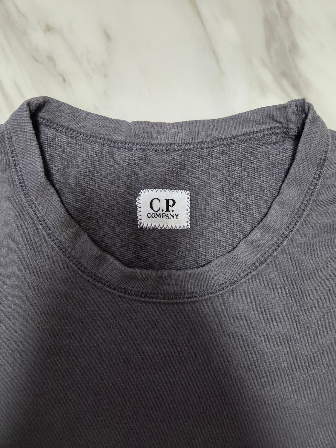 씨피컴퍼니 렌즈 맨투맨 상품이미지5