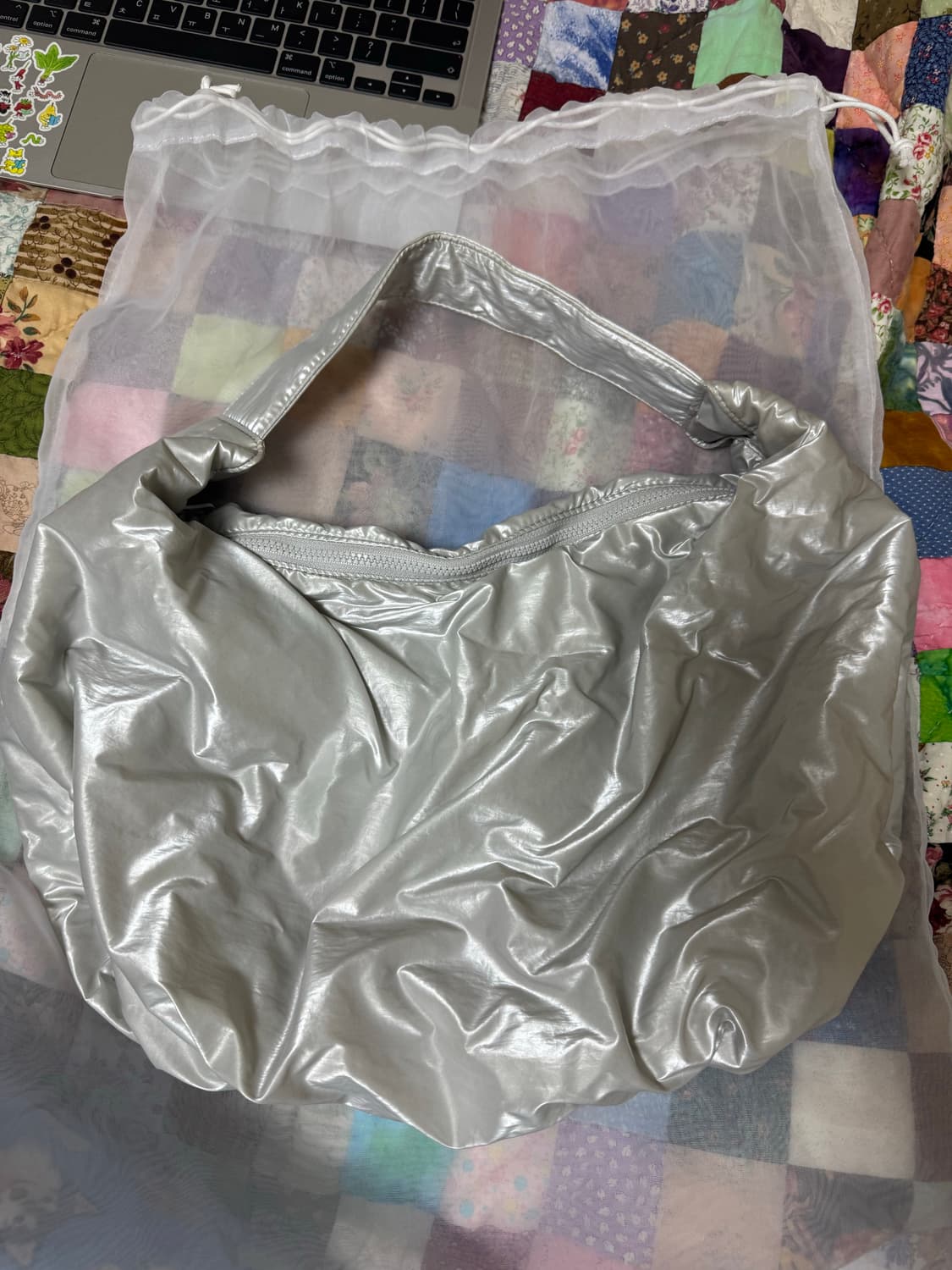 아모멘토 SILVER FOIL SHOULDER BAG 상품이미지2