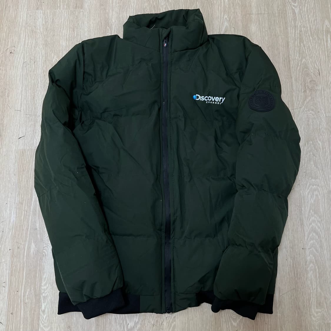 디스커버리 남성 로고 와펜 푸퍼 패딩 M/95  상품이미지1