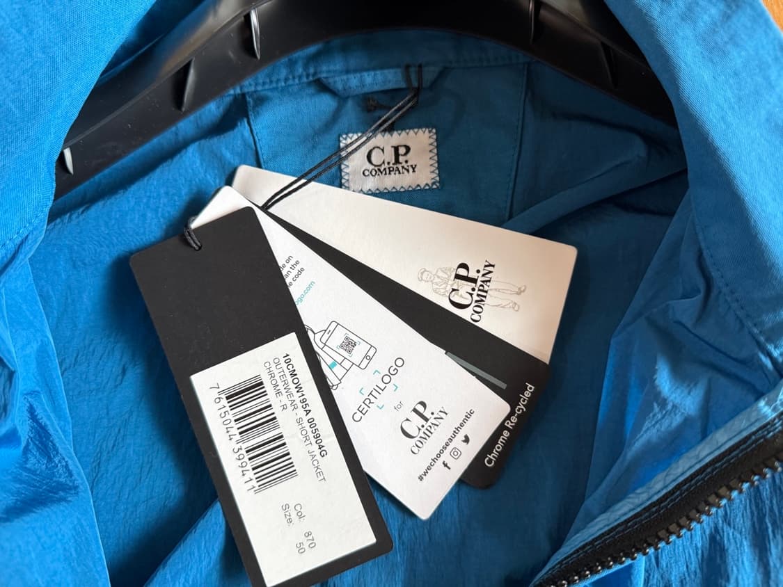 CP컴퍼니 크롬-R 렌즈 숏 봄버 자켓 상품이미지2