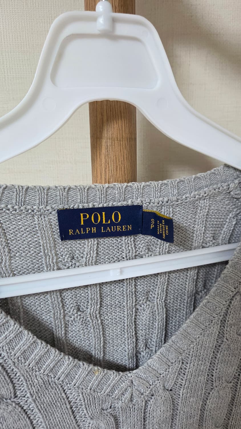 폴로 브이넥 니트  상품이미지3