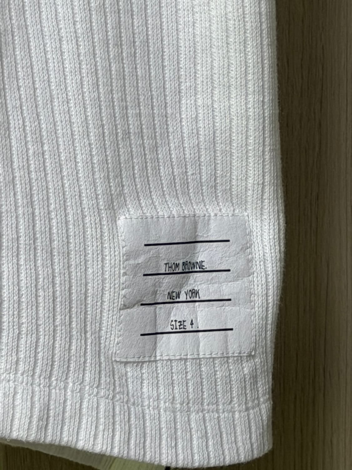 [4] 톰브라운 마이크로 써멀 니트 반팔 티셔츠 상품이미지4