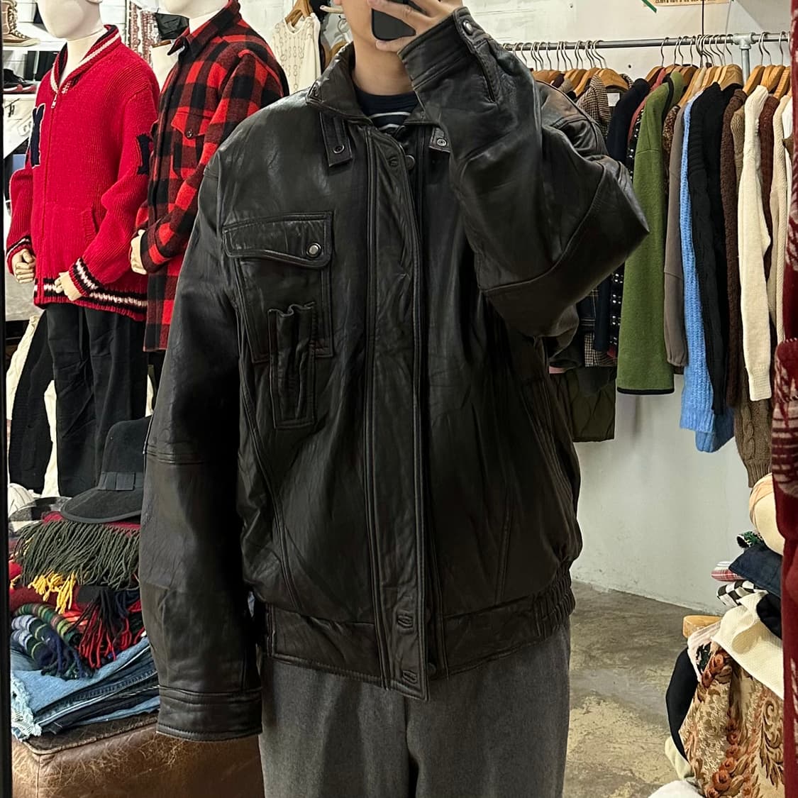 (착용컷) LOLDANTHONY 양가죽 점퍼 (남성용 110) 상품이미지3