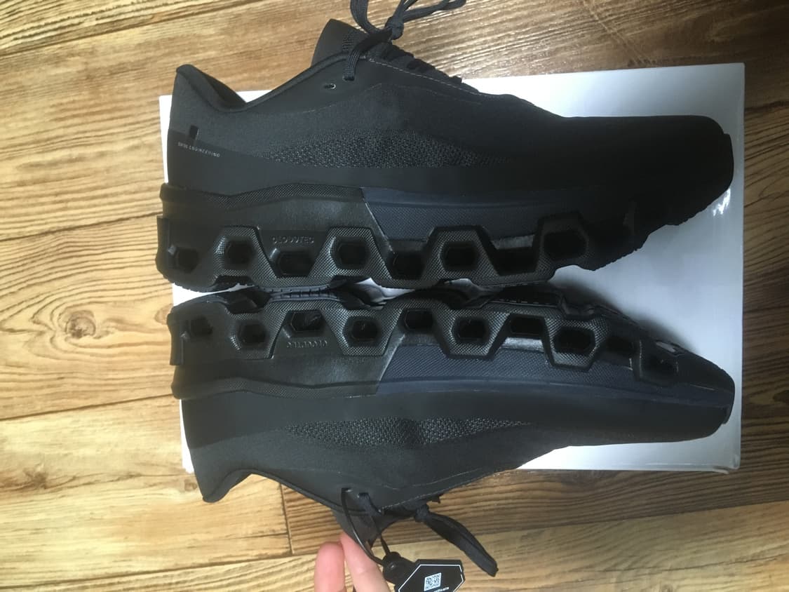 온러닝 파프 클라우드몬스터2 블랙 판매합니다 상품이미지6