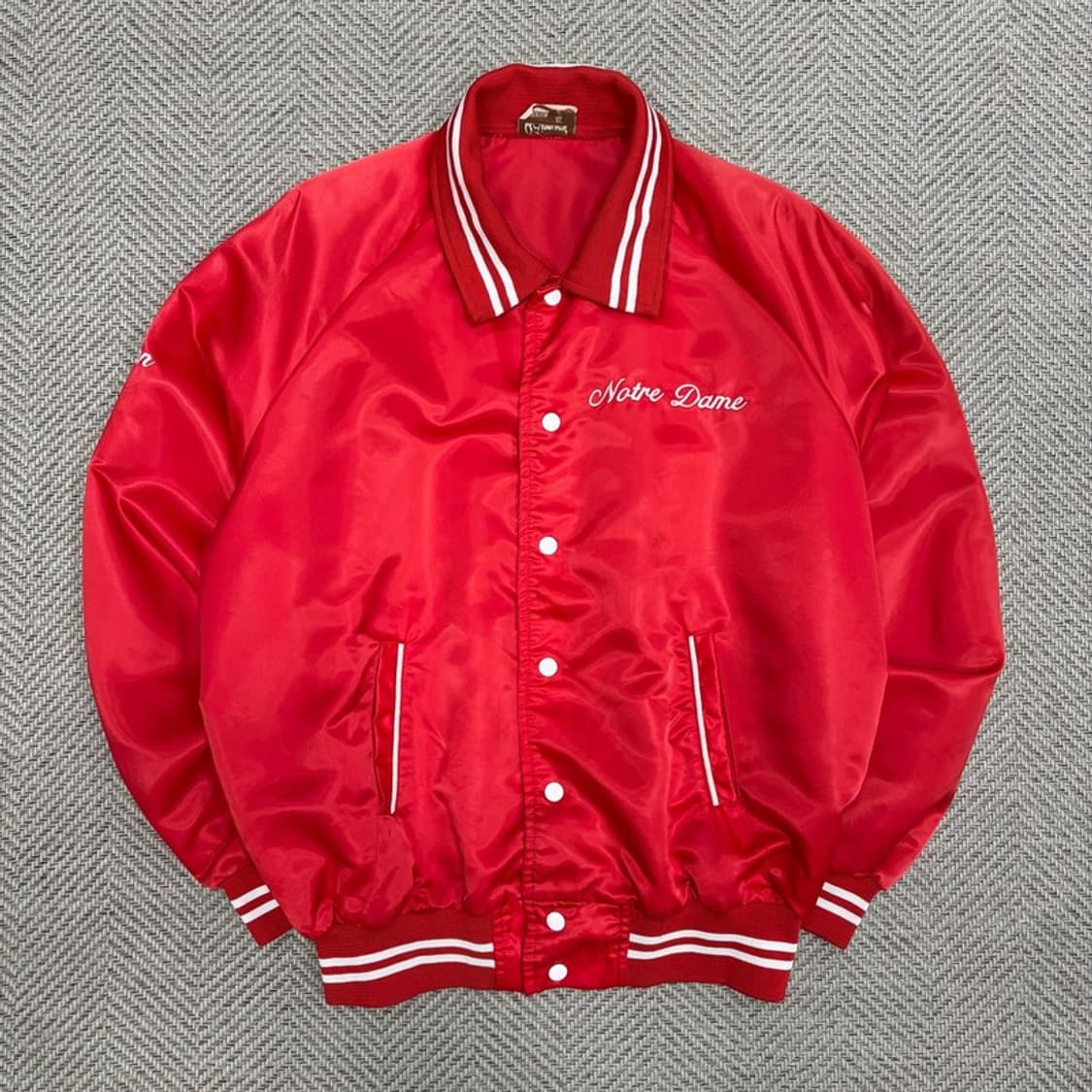 노트르담 자수 새틴 바시티 v1265 상품이미지1