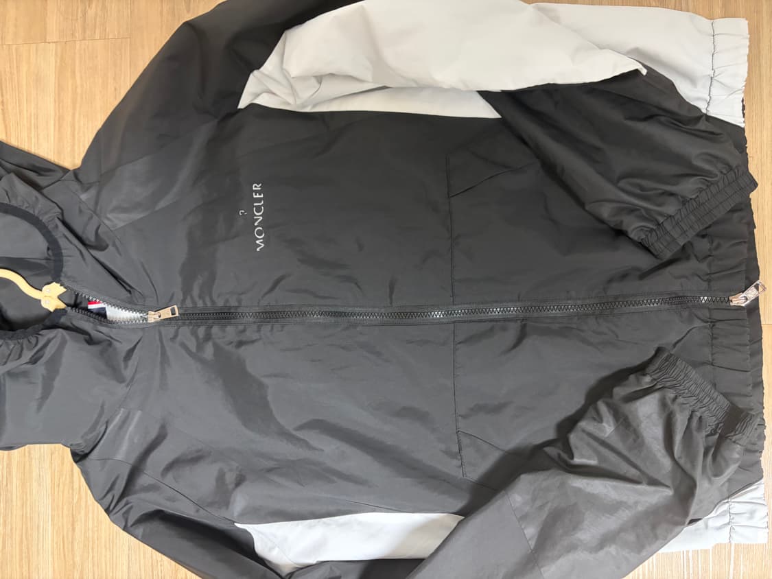 (급처) 몽클레어 바람막이 판매 상품이미지2