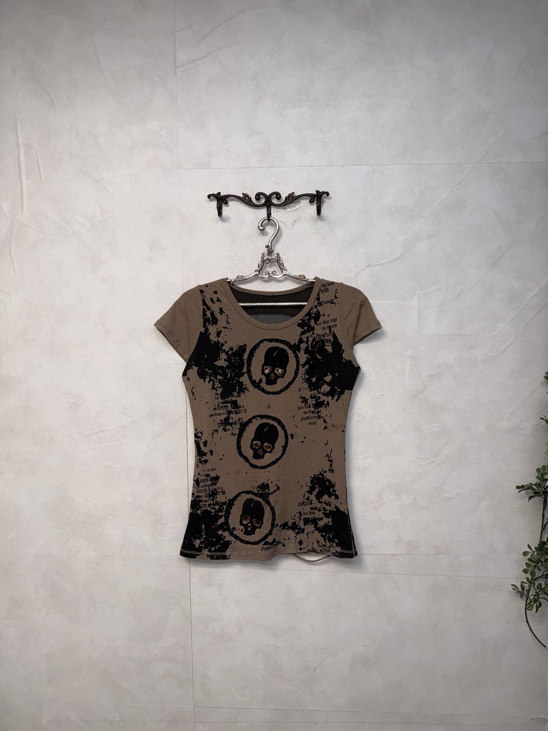 Ash brown grunge spider web skull half t 상품이미지5