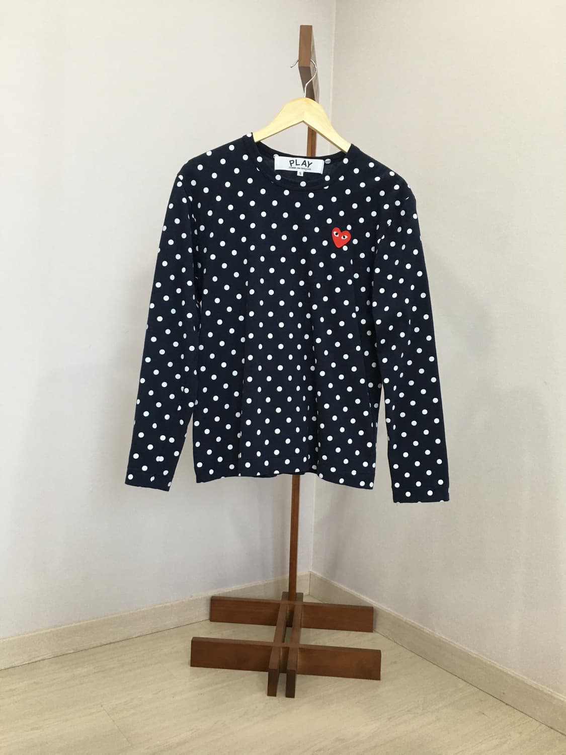(S)꼼데가르송 네이비 플레이폴카 도트 롱슬리브 티셔츠 상품이미지1