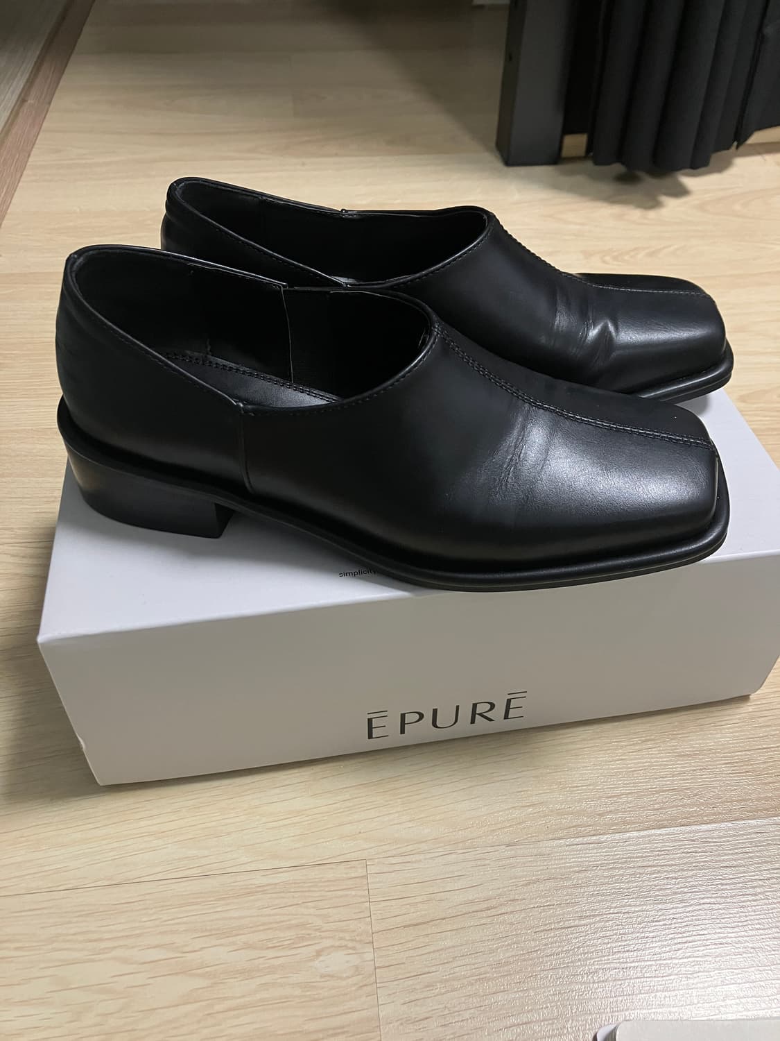 [새상품] 에퓨레 MARS Square Loafers 블랙 상품이미지4