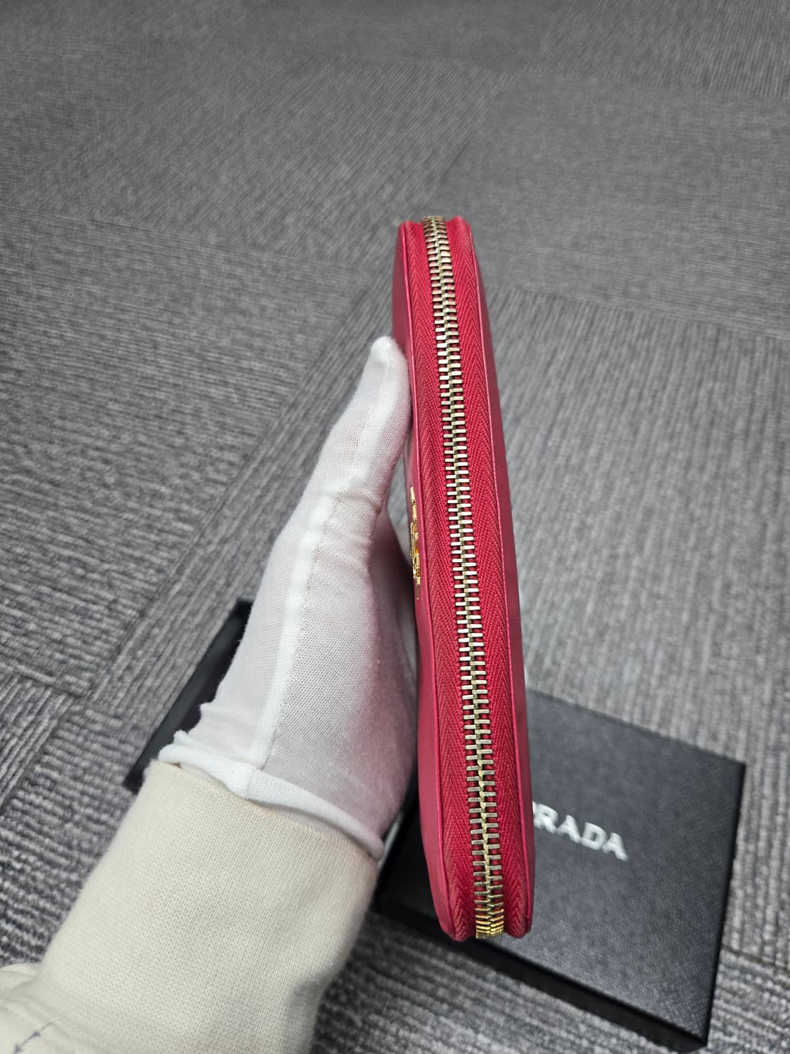 [특가][정품] 프라다 사피아노 지퍼돌이 장지갑 상품이미지5