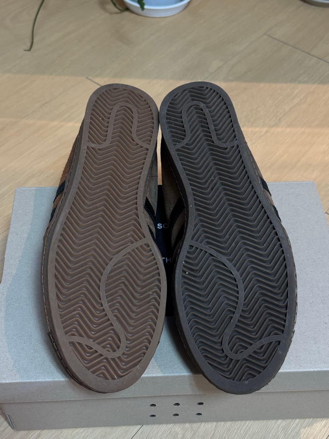 [290] 아디다스 송포더뮤트 슈퍼스타 82 카키 코어 블랙 상품이미지8