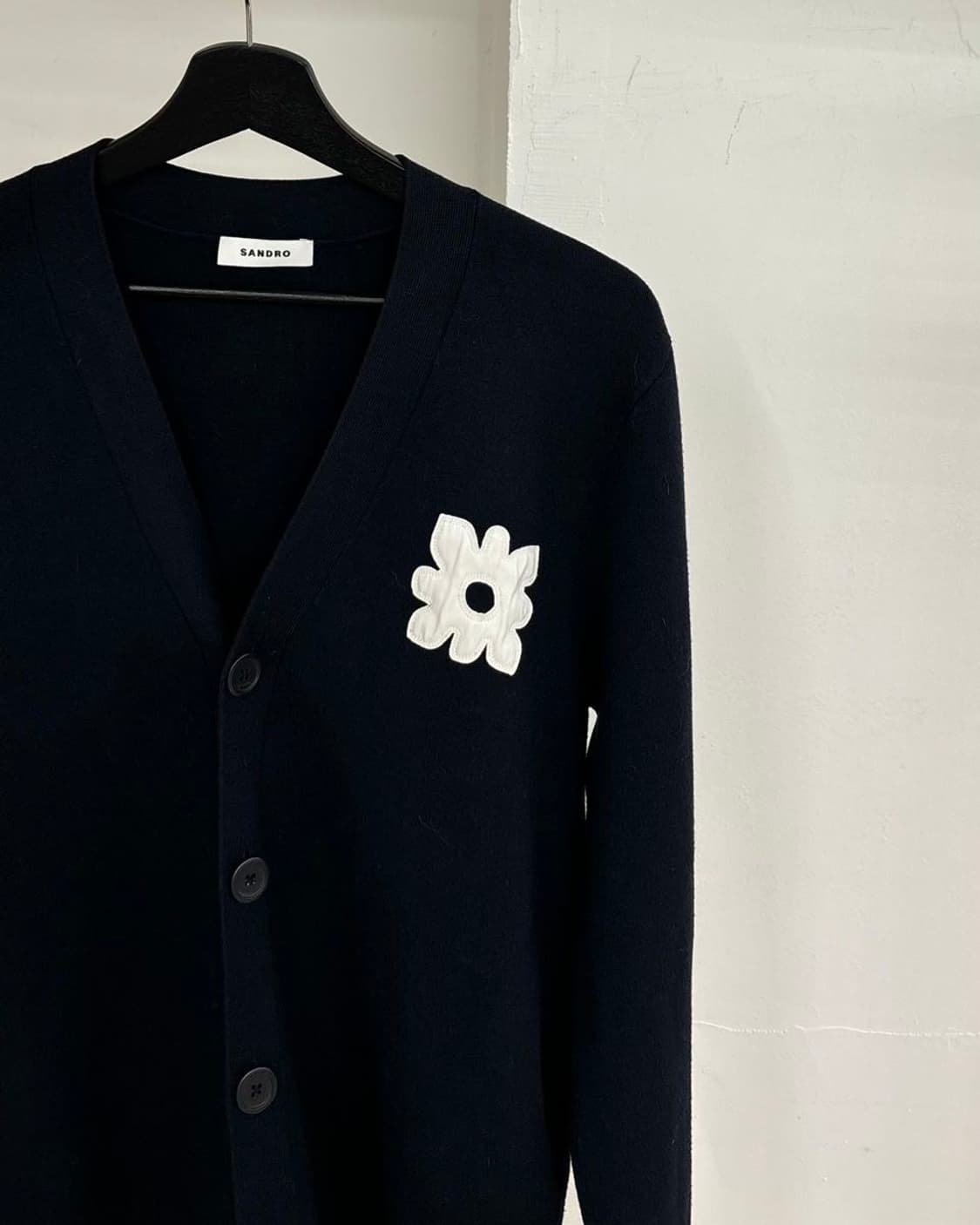 산드로 네이비 블루 플라워 패치 가디건 상품이미지4