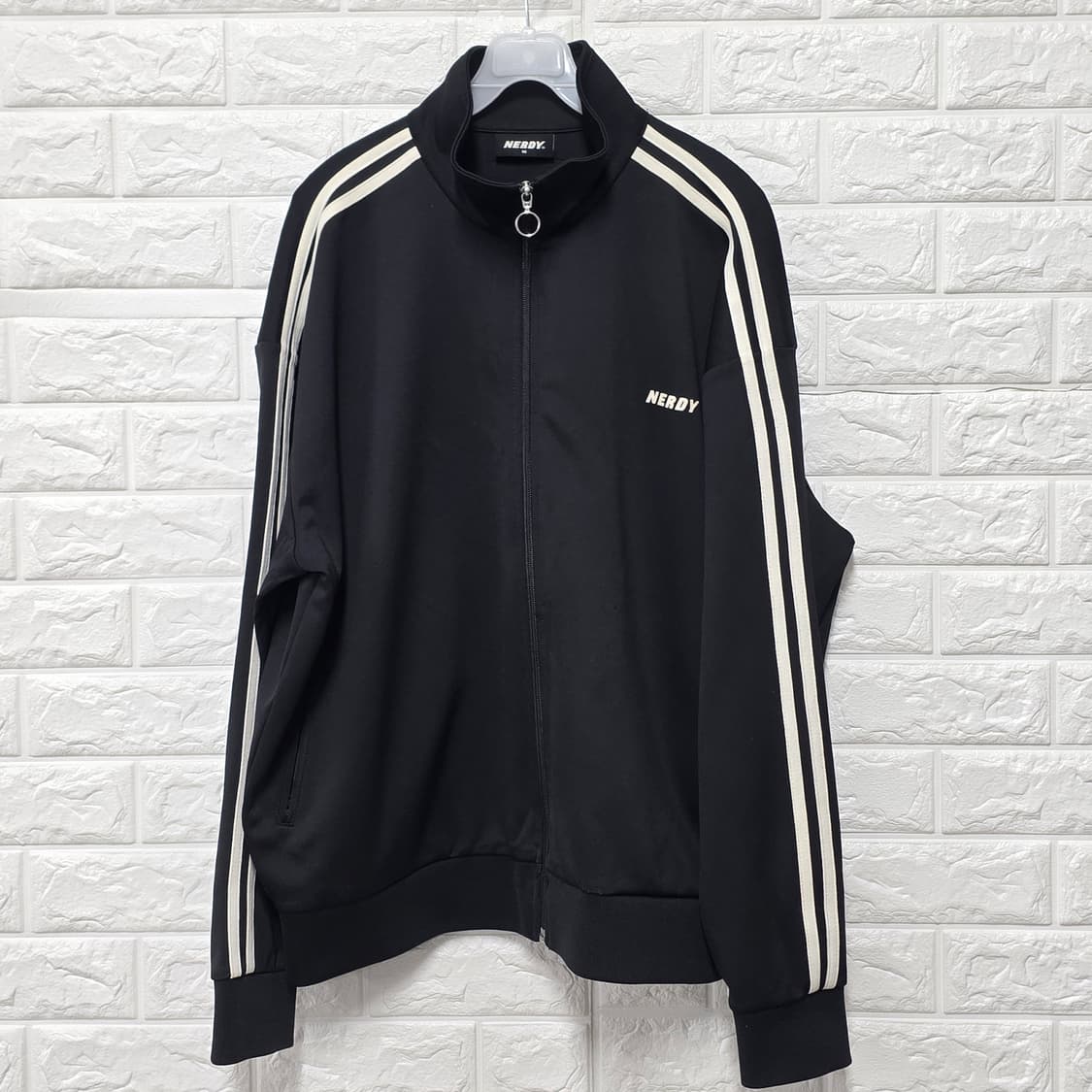 택포// 널디 블랙 트랙탑 M-L 상품이미지1