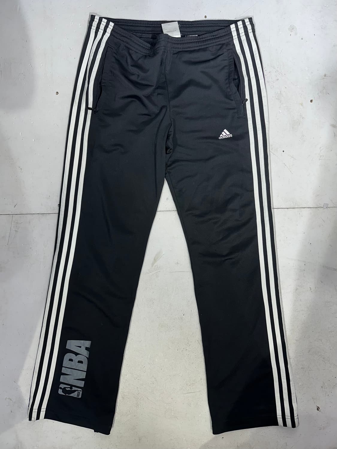 아디다스 x NBA 콜라보 블랙 화이트 삼선 세미 와이드 팬츠  상품이미지4