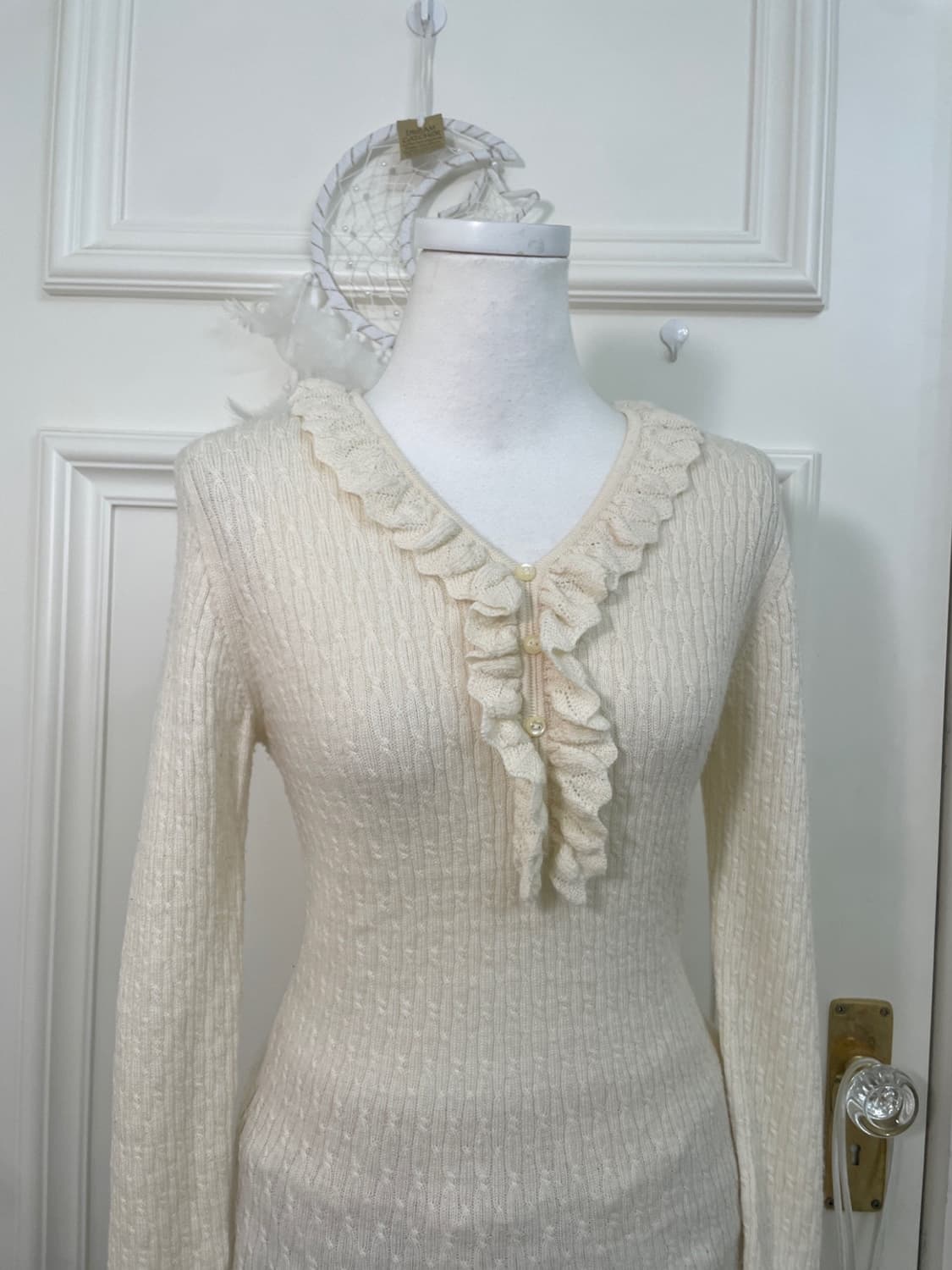 ivory crochet ruffle point slim knit top 상품이미지5