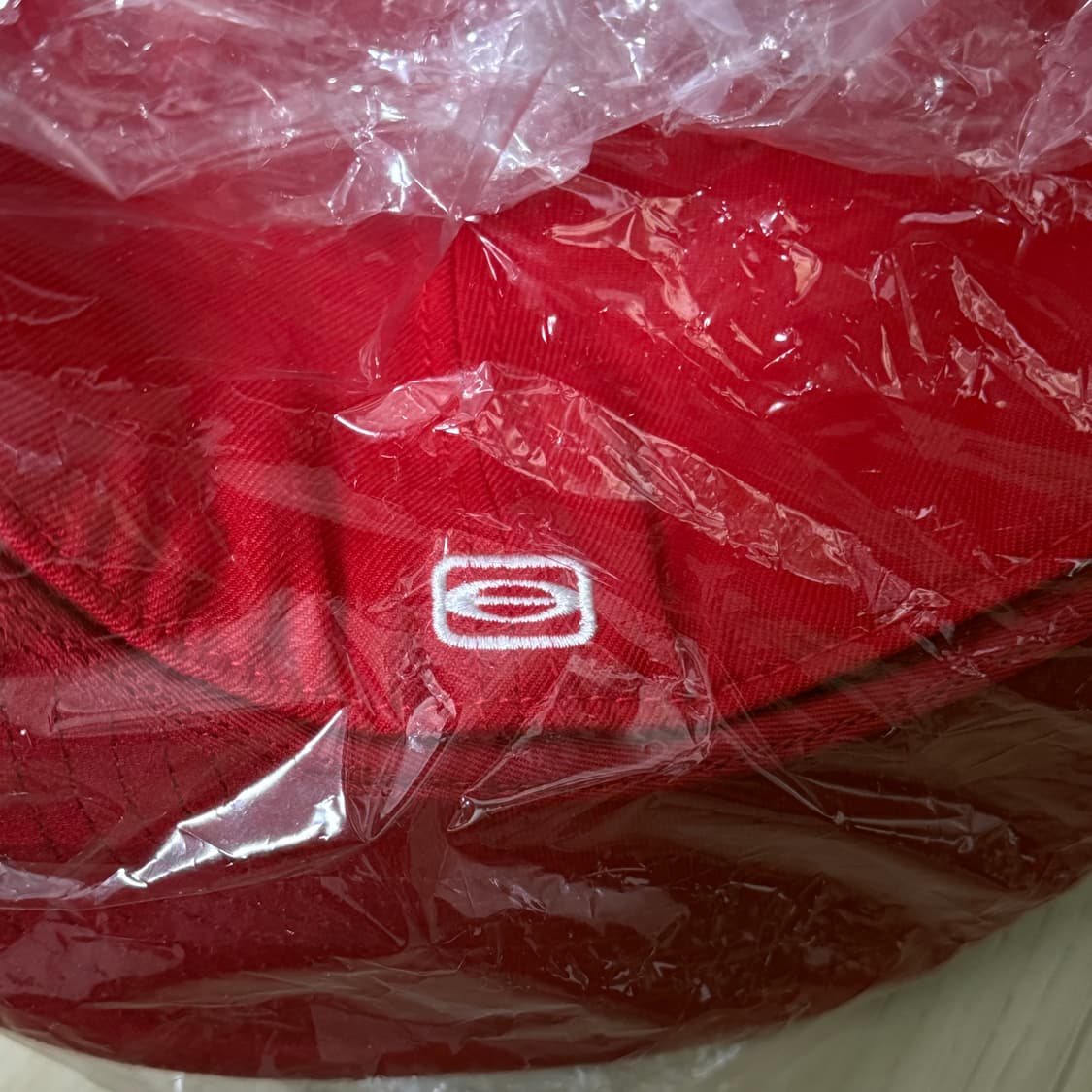 [ 7 1/4 ] YVL x Opium 플레이보이 카티 스냅백 모자 레드 상품이미지3