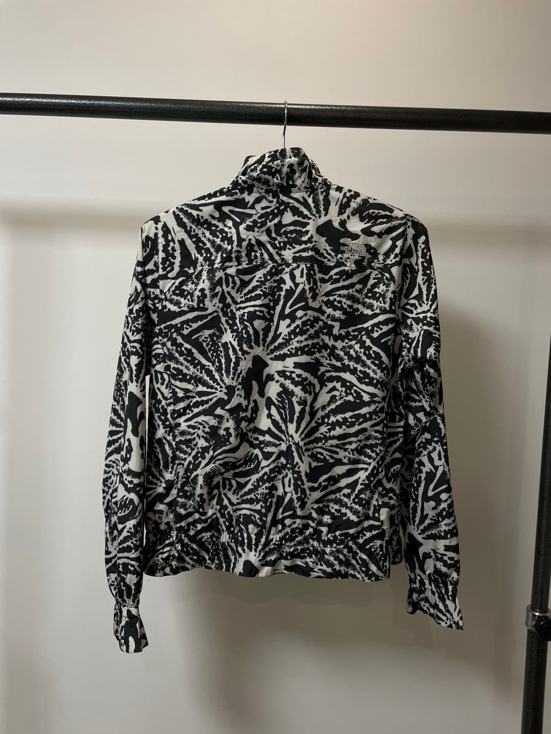 (M/M) 노스페이스 포인트 패턴 포켓 바람막이 자켓 상품이미지3