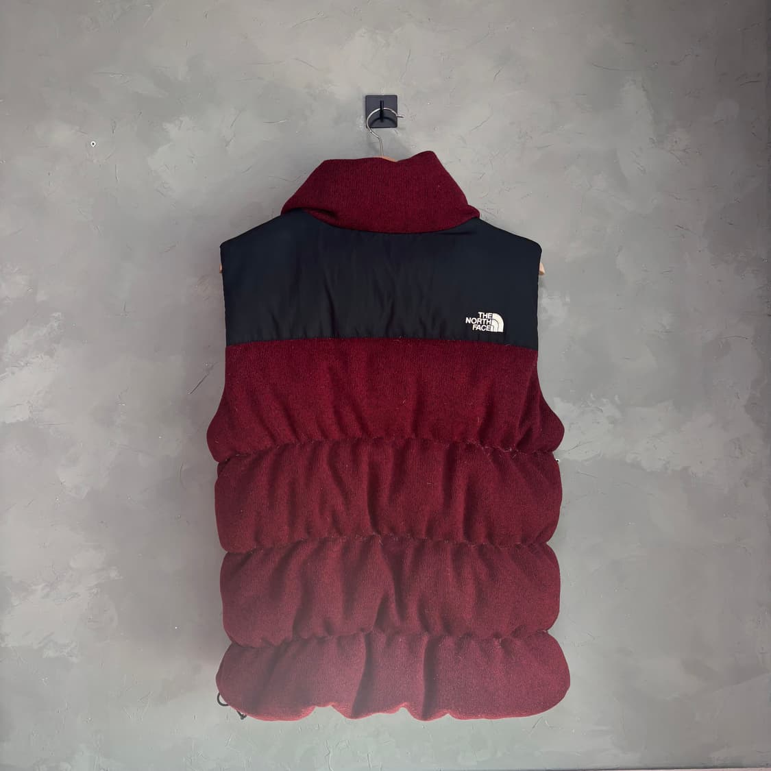 노스페이스 700 니트 구스다운 패딩조끼 버건디 상품이미지4