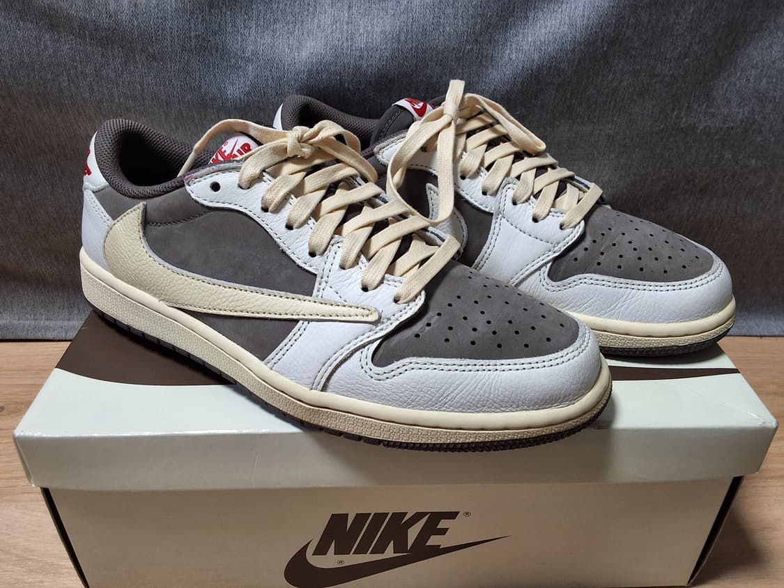 나이키 에어 조던1 트래비스 스캇 리버스모카 265 상품이미지2