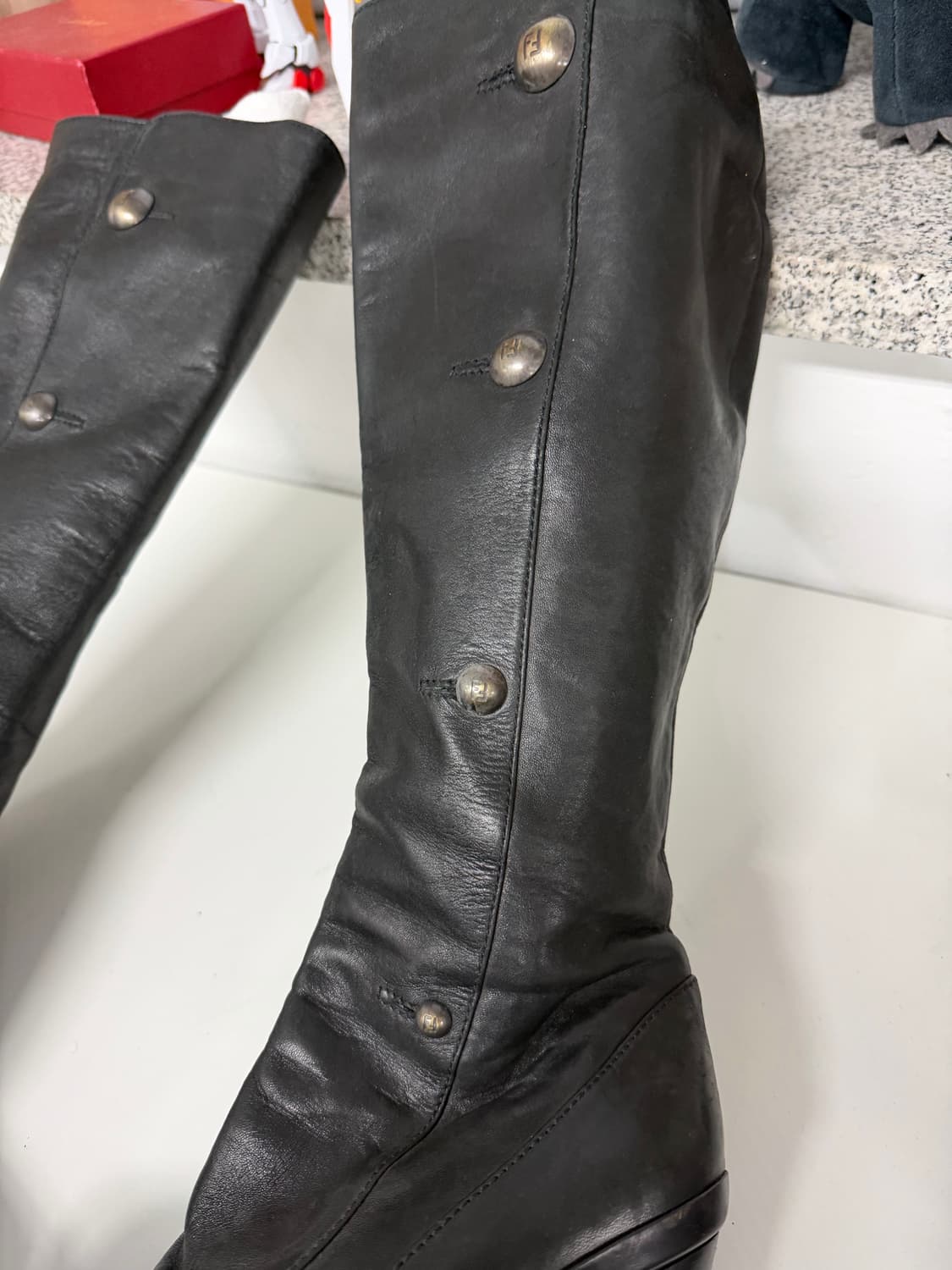 정품) 펜디 여성 블랙 가죽 롱 부츠 37.5(245) 상품이미지5