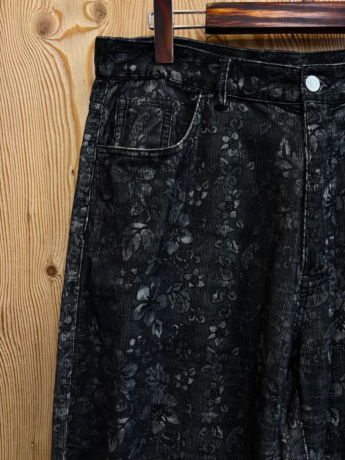 디스이즈네버댓 플로럴 코듀로이 팬츠 블랙 상품이미지2