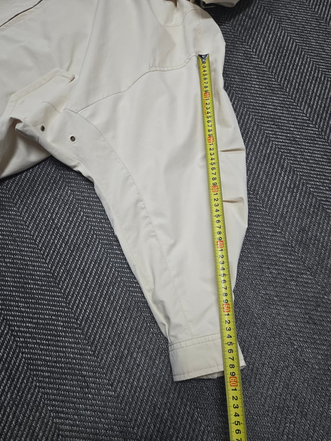 송지오옴므 23ss 후드 디터쳐블 카라 돌먼 점퍼 상품이미지8