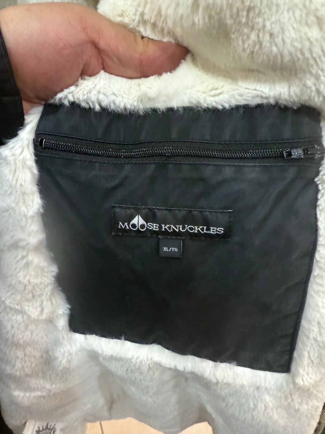 105 정품 무스너클 스텔라 야상 패딩 팝니다 상품이미지4