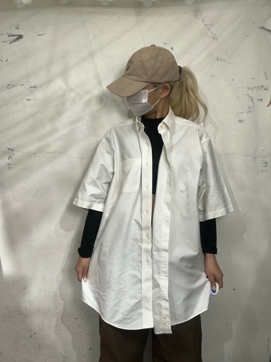 엘엘빈 화이트 솔리드 오버핏 반팔 셔츠   상품이미지2