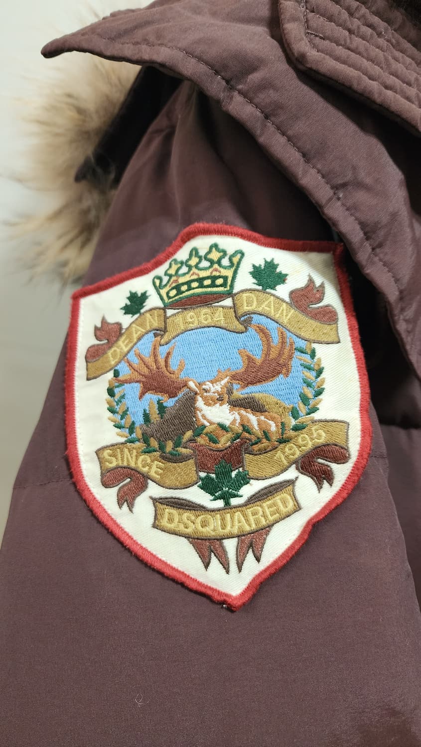 디스퀘어드2 라쿤퍼 다운 더플 방패 패딩 상품이미지5