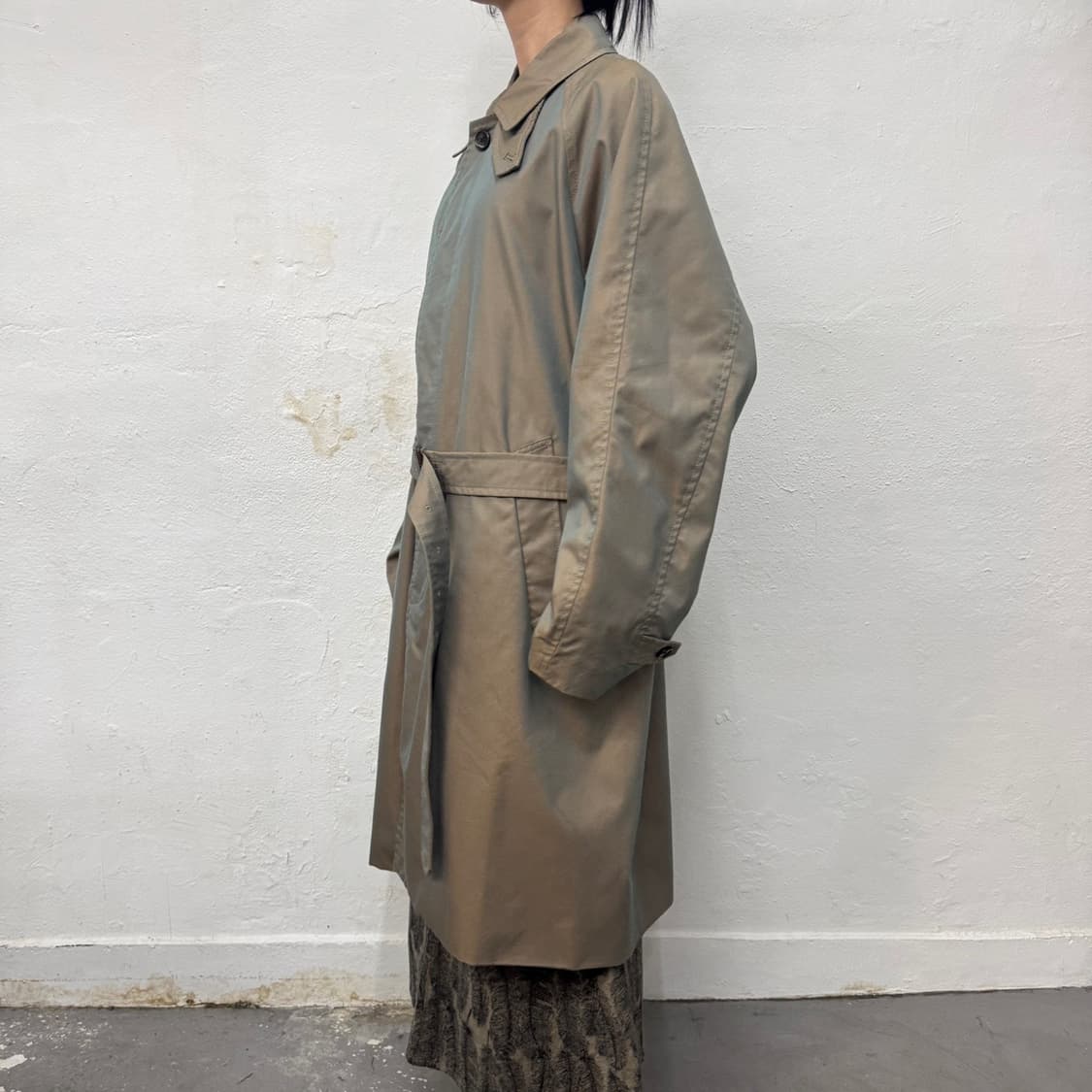 빔즈(BEAMS) 베이지컬러 스텐칼라넥 코튼 혼방 벨티드 래글런 코트 상품이미지2