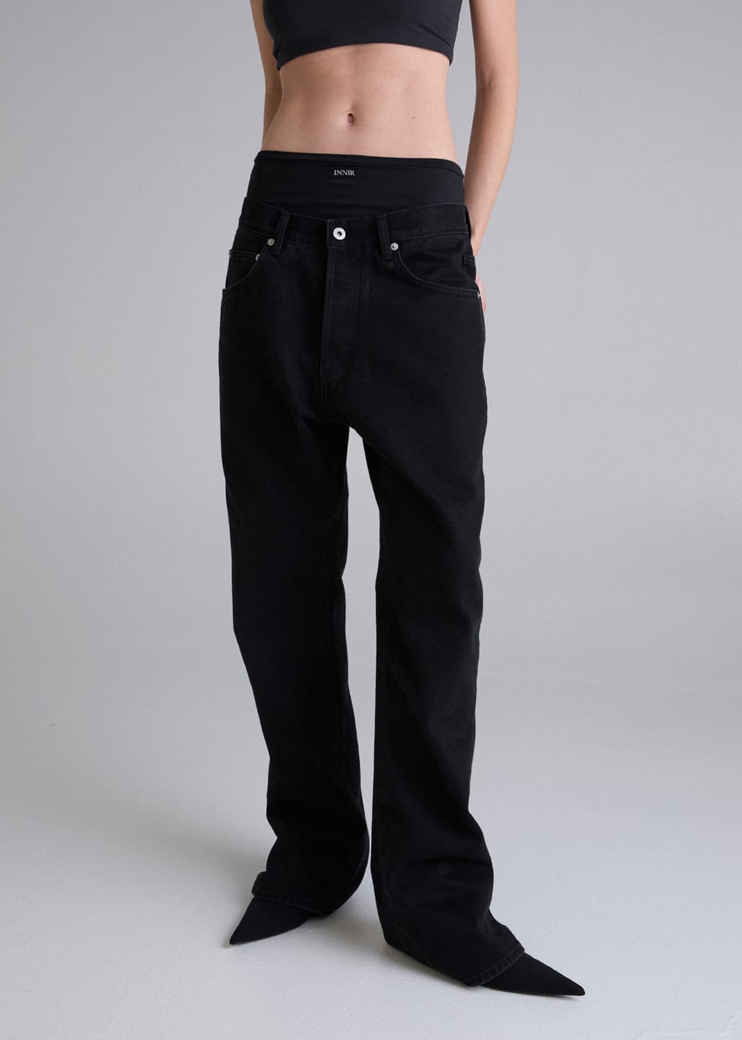 이니어 252 RELAXED FLARE DENIM JEANS BLACK 상품이미지1
