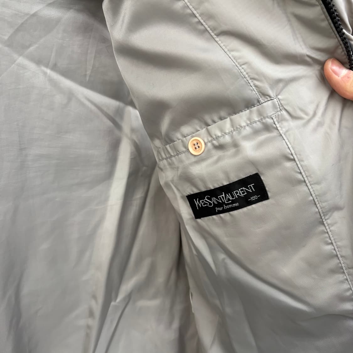 입생로랑 블랙 패딩 조끼 남/M 상품이미지5