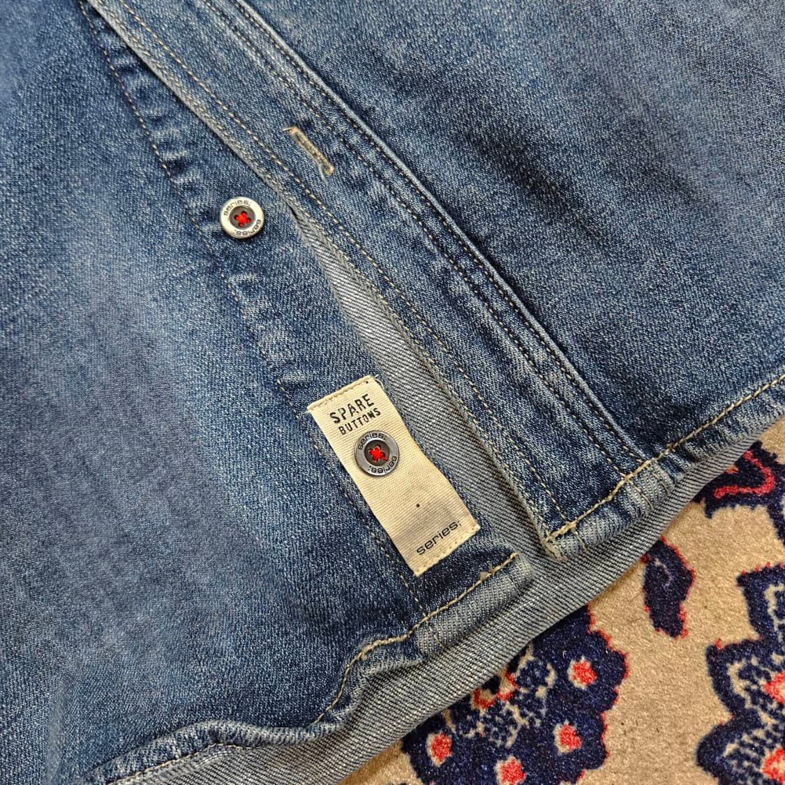 시리즈(Series) 21FW 심플링 워시드 루즈핏 데님 자켓
 상품이미지7